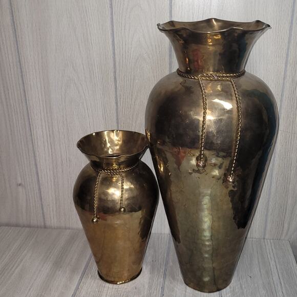Vtg Hammered Brass MCM Large Vase Set With Decorativr Braided Rope Urns Nautical - Picture 4 of 8